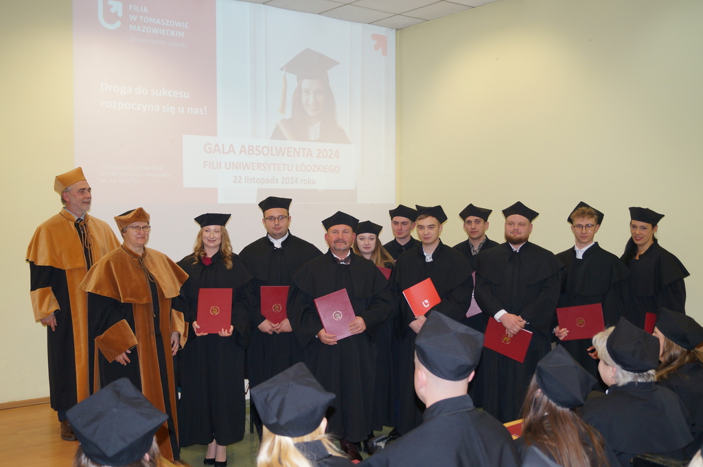 absolwenci z kolegium dziekańskim