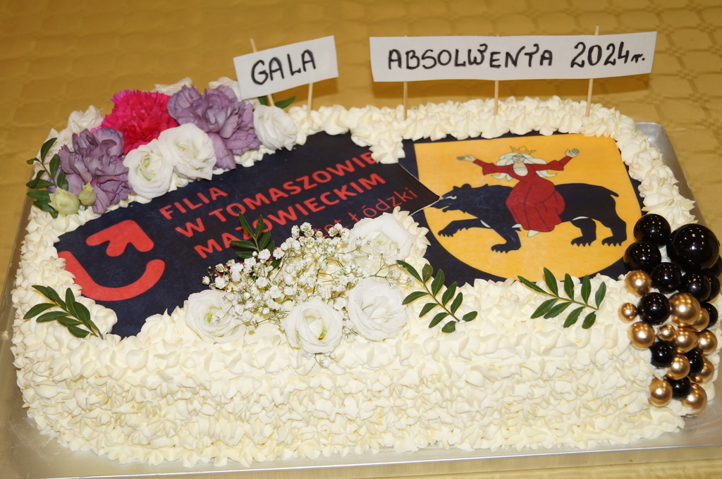 zdjęcie tortu na gali 