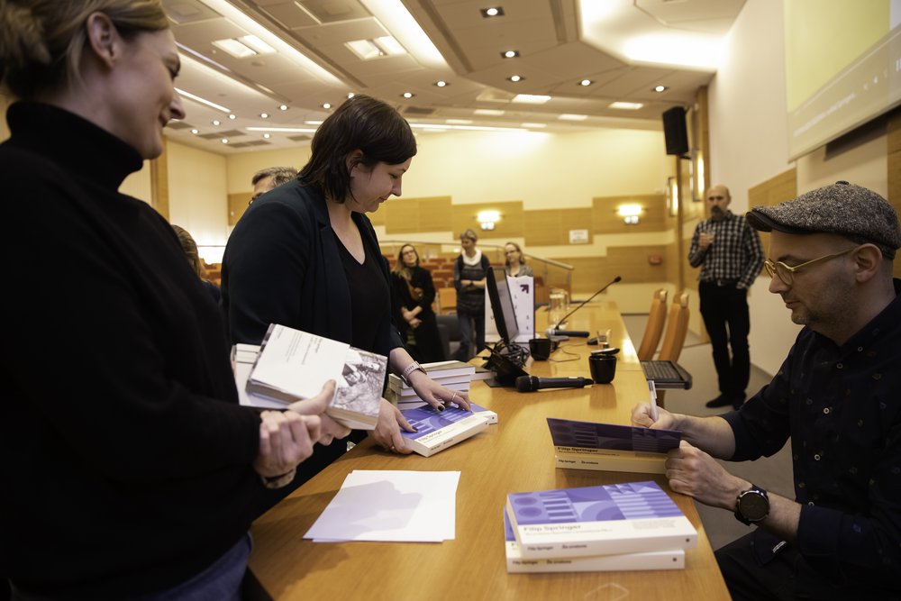  Na obrazku przedstawiona sala wykładowa w trakcie wykładu