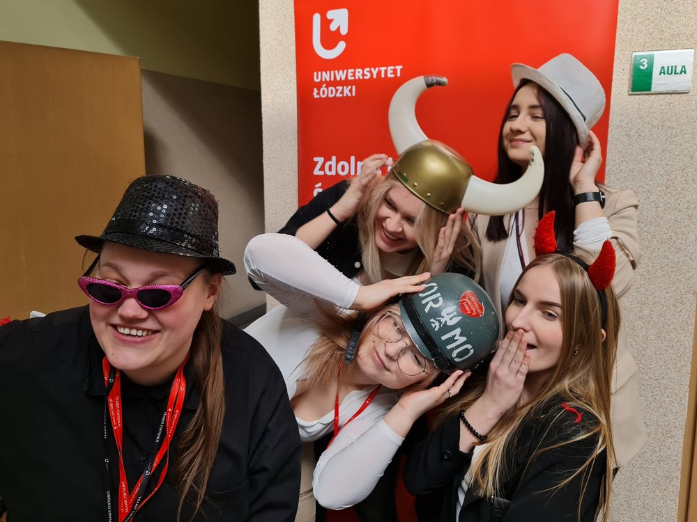 Patio Filii UŁ w TM