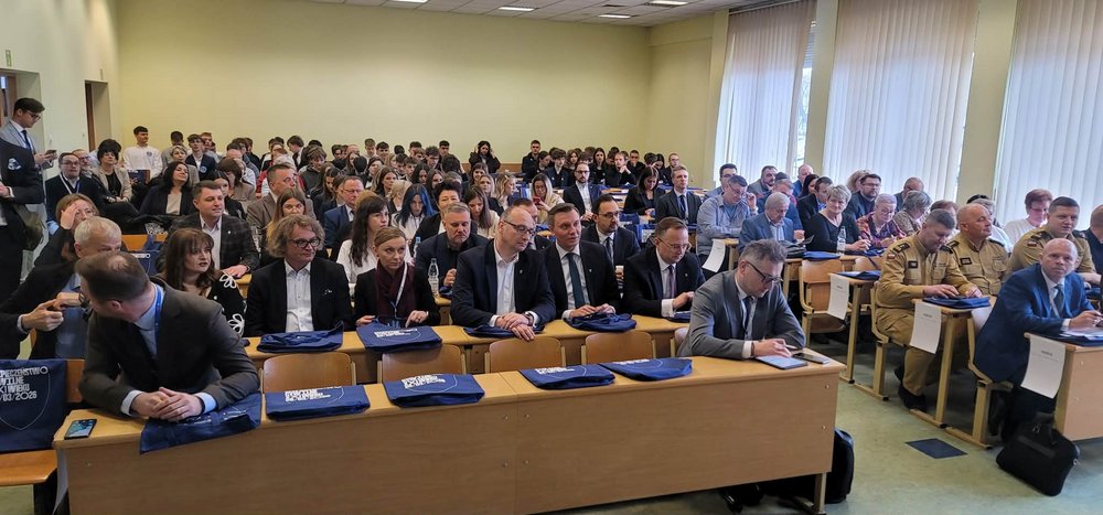 zdjecie z przebiegu konferencji sala