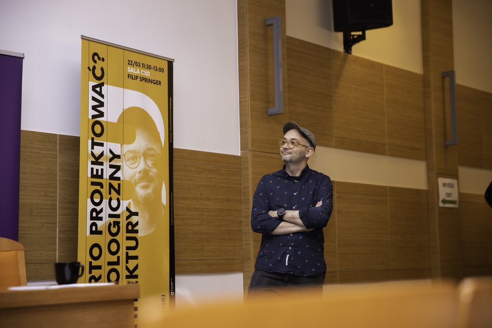  Na obrazku przedstawiona sala wykładowa w trakcie wykładu