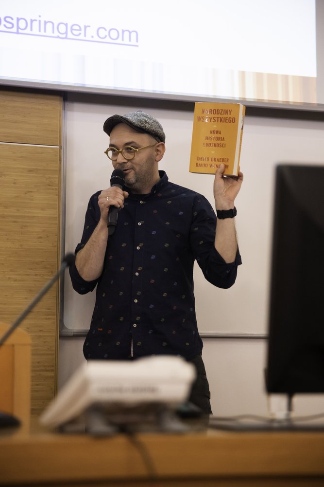  Na obrazku przedstawiona sala wykładowa w trakcie wykładu